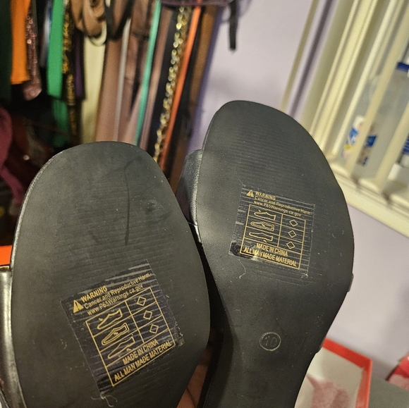 2 Prair of womens shoes worn 1time1 black 1 white like new.Needs new home. - Picture 3 of 11